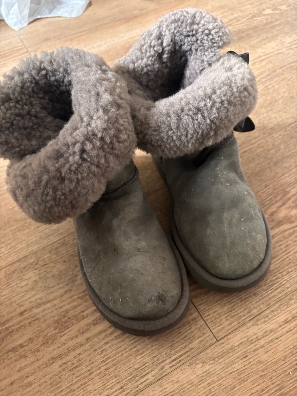 Ugg  grey size 8